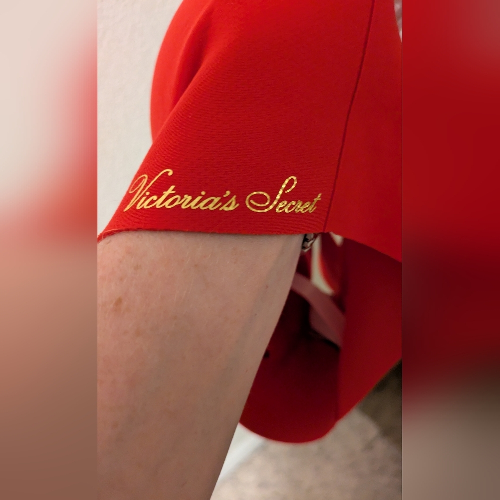 Victoria's Secret Red Bra with Wide Straps and Full Coverage - Picture 4 of 5